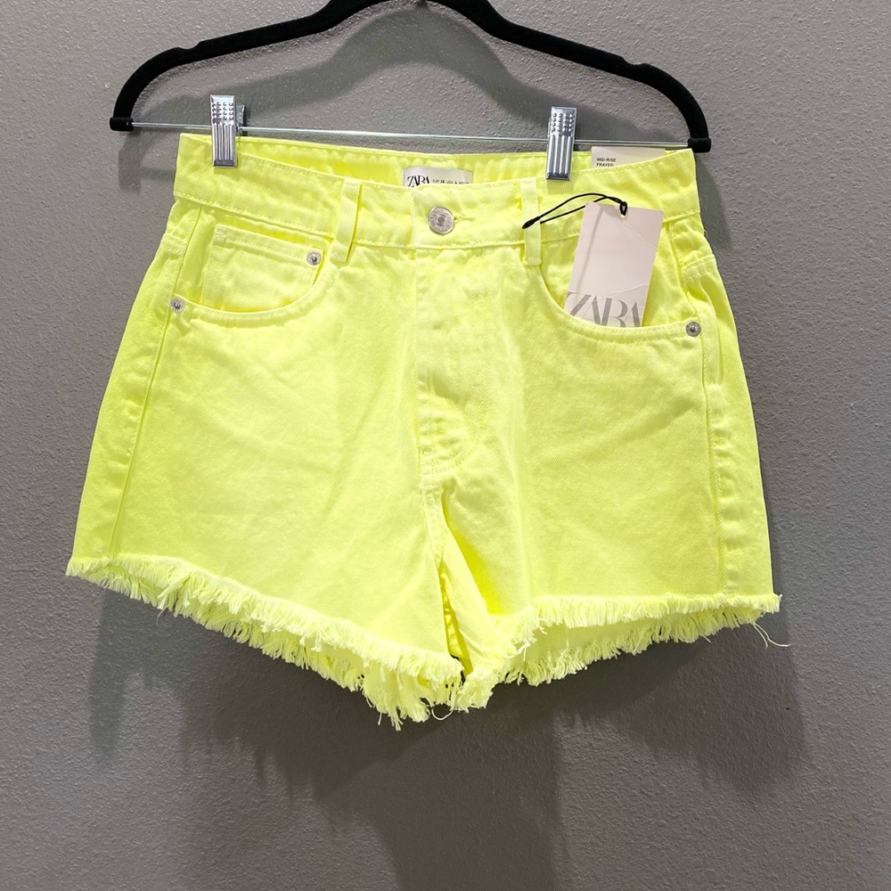 Zara green shorts mid- rise frayed